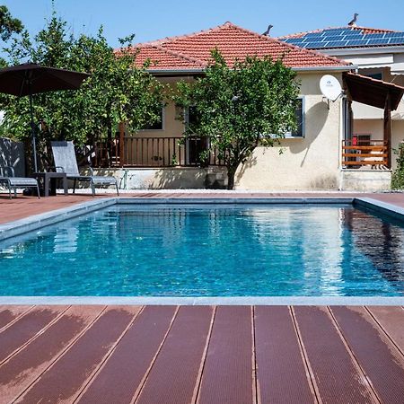 Elegant House By The Sea With Pool Βίλα Ακράτα Εξωτερικό φωτογραφία