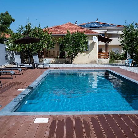 Elegant House By The Sea With Pool Βίλα Ακράτα Εξωτερικό φωτογραφία